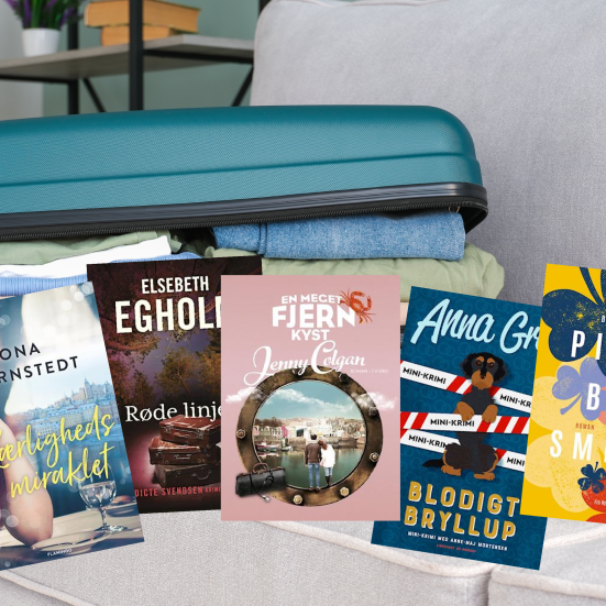 Bøger foran en kuffert